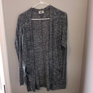 Long sleeved pocketed cardigan